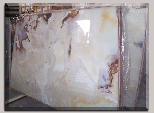 552 Ivory White Onyx